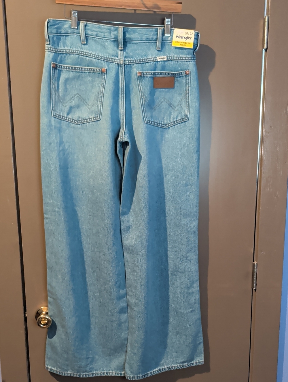 Wrangler Womens Wide World 661 Jeans